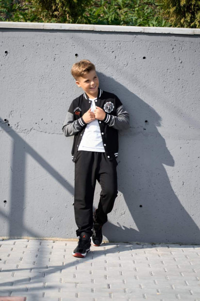 Спортивний костюм хлопчику чорний з темно-сірим Спортивний костюм хлопчику чорний з темно-сірим